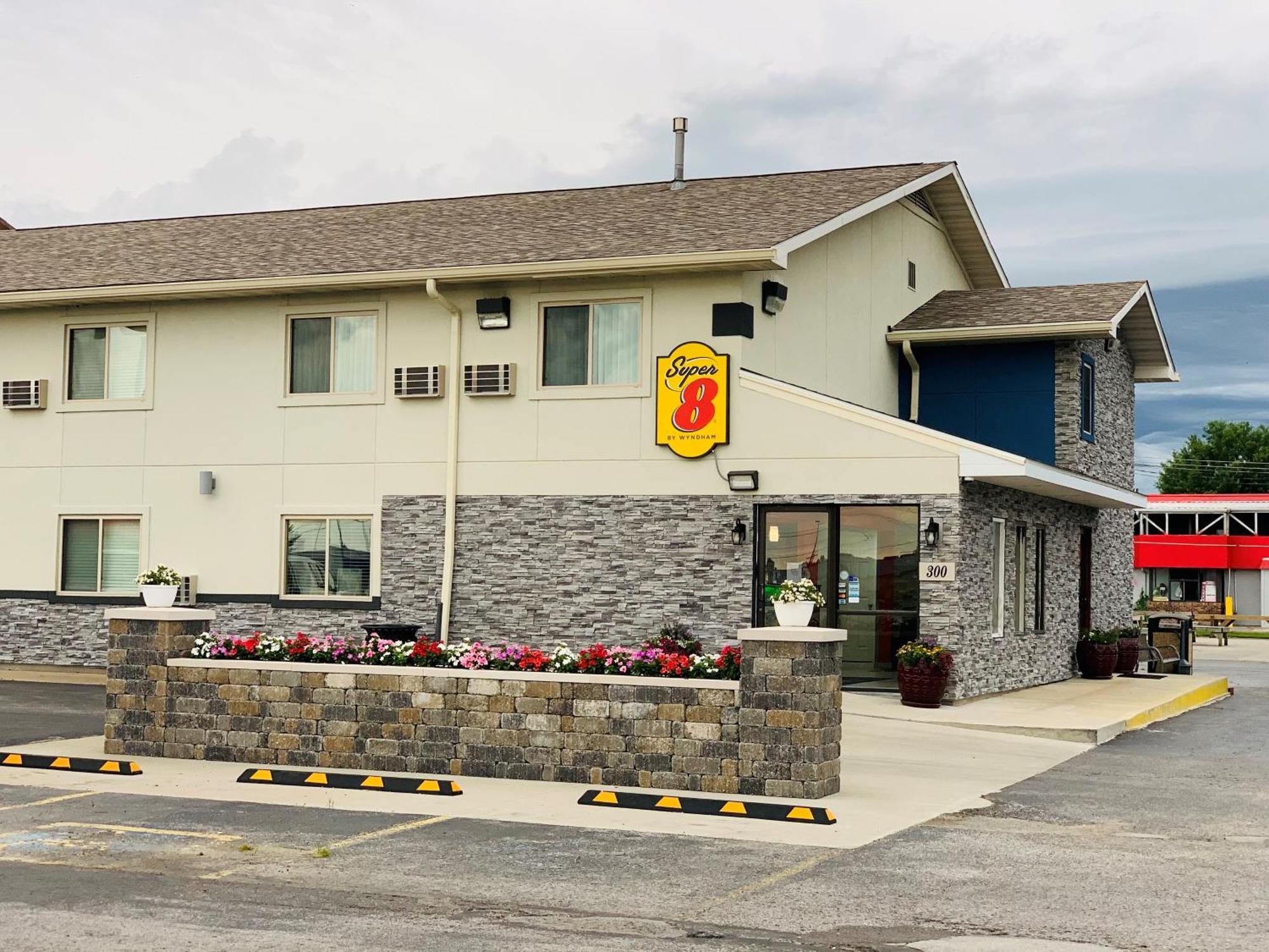 Super 8 By Wyndham Moberly Mo Motel Exterior photo