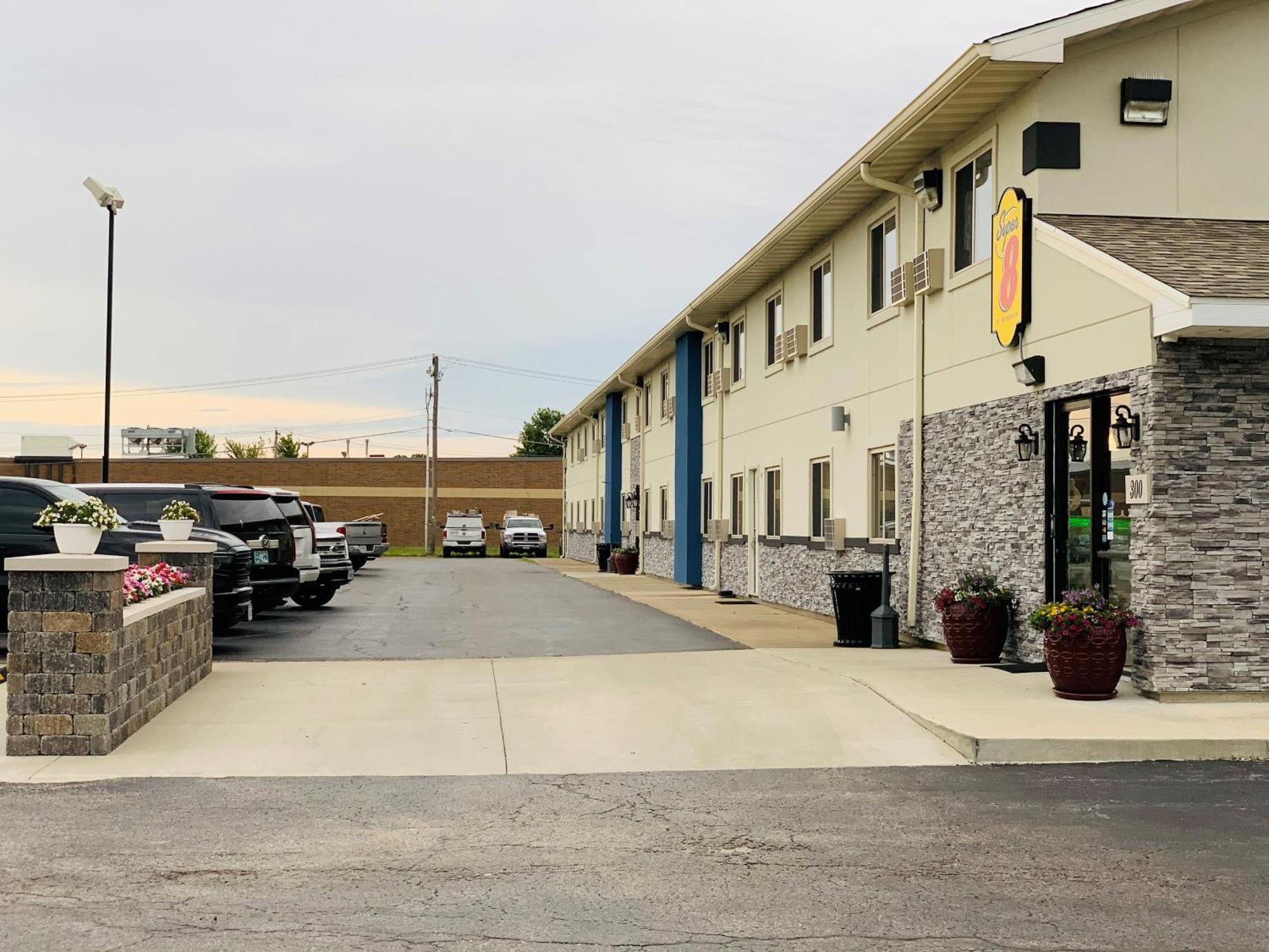 Super 8 By Wyndham Moberly Mo Motel Exterior photo