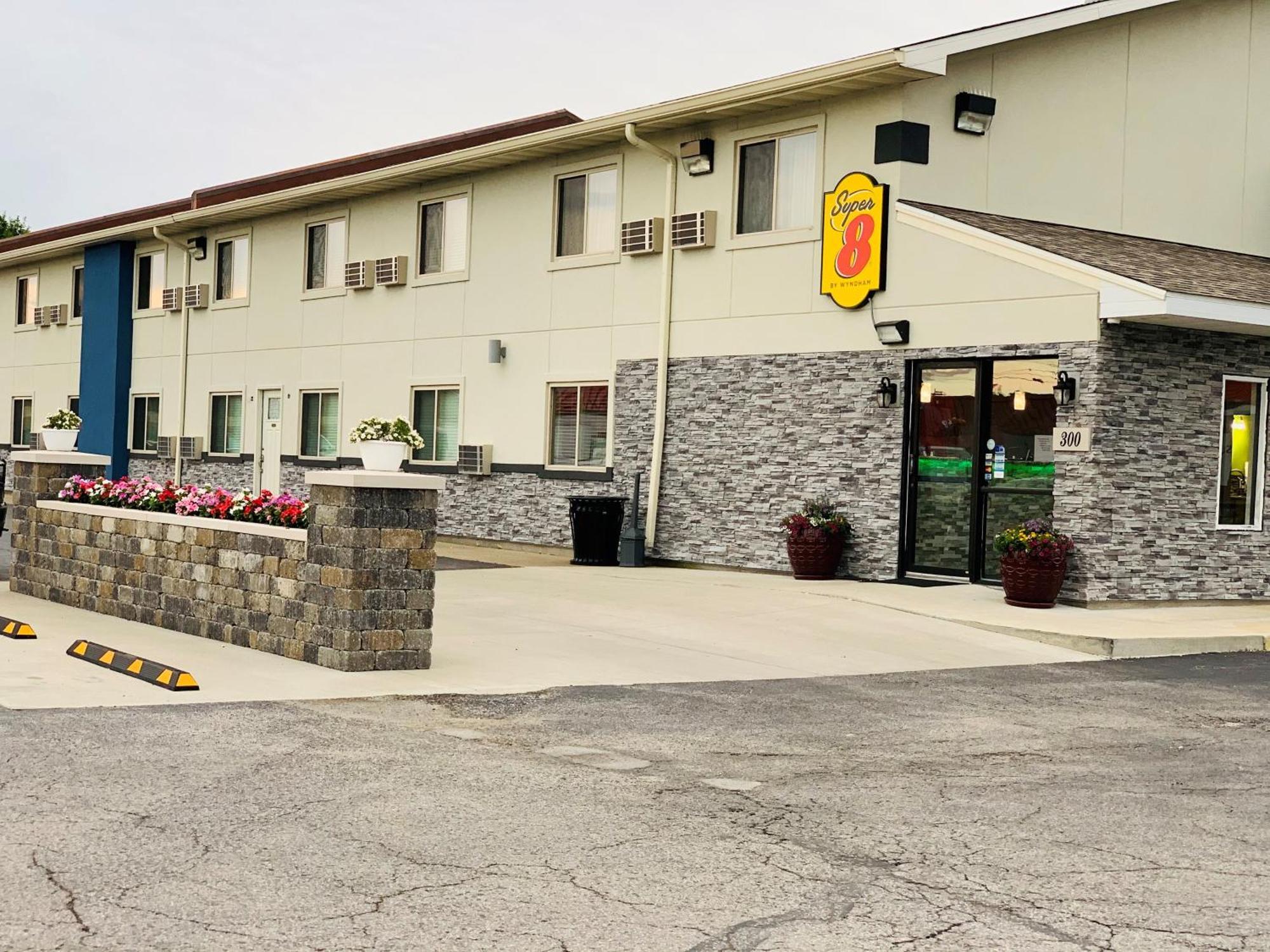 Super 8 By Wyndham Moberly Mo Motel Exterior photo